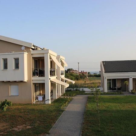 Bianco Mare Studios-Apartments Kalyves Polygyrou Extérieur photo